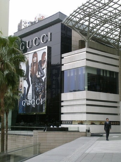 gucci广告.jpg